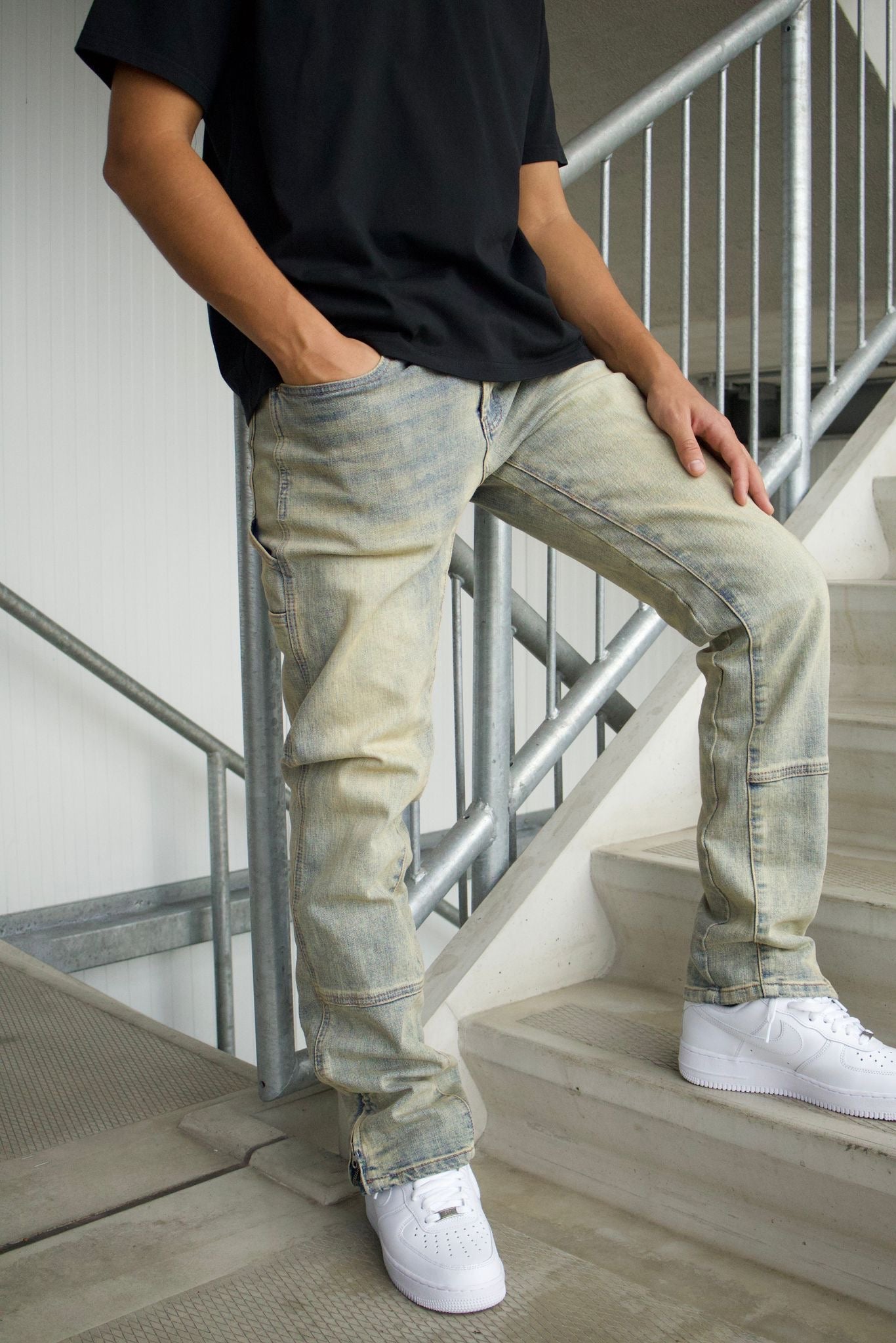 Washed Flared Jeans