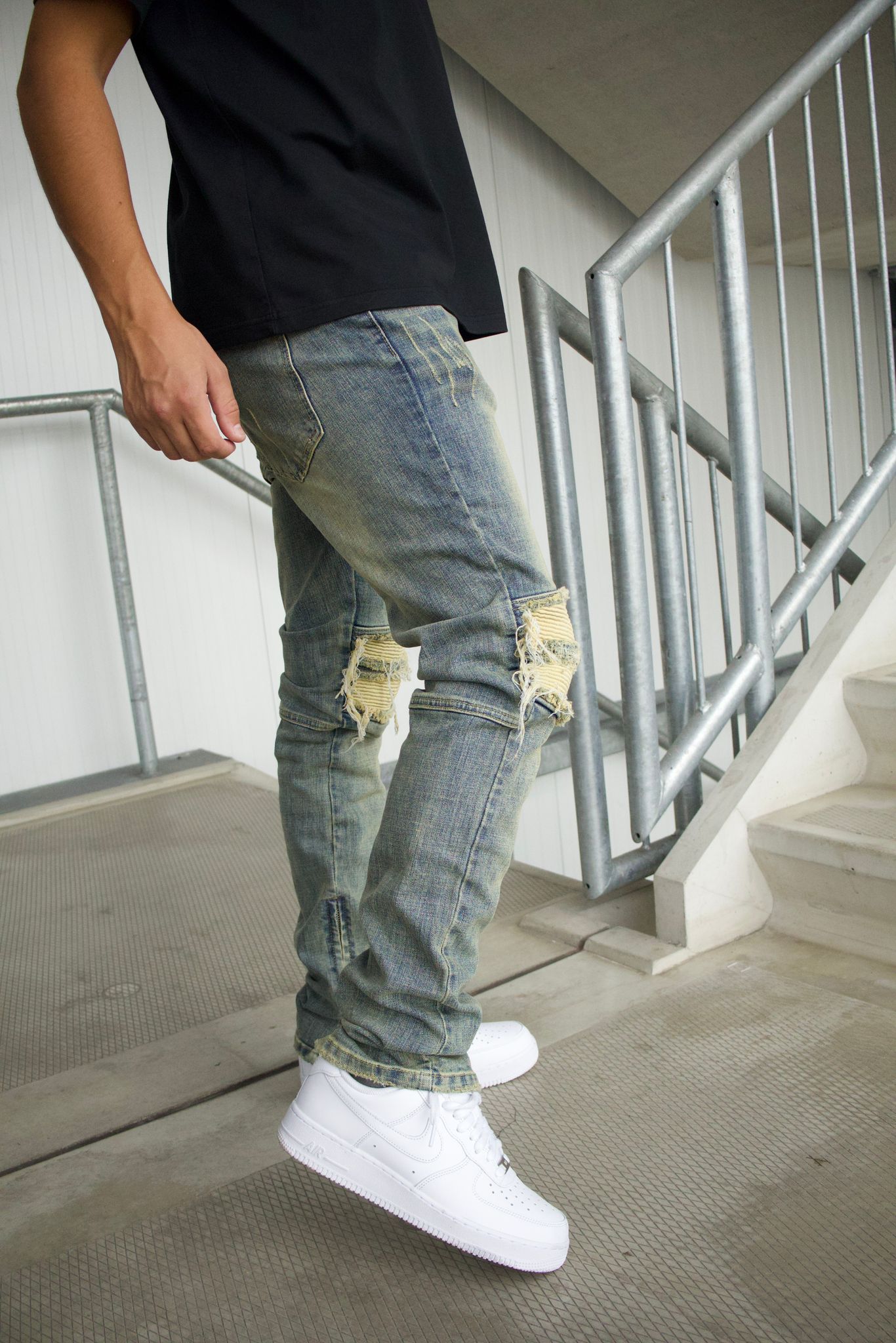 Washed Zip Jeans